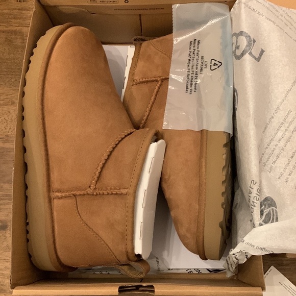 UGG Classic Ultra Mini
Boots Chestnut 
Women's ships today - Picture 2 of 12